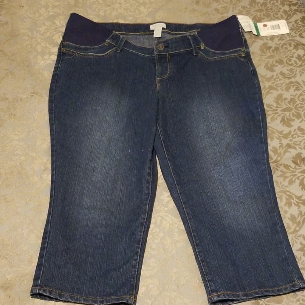 Maternity Capris NWT